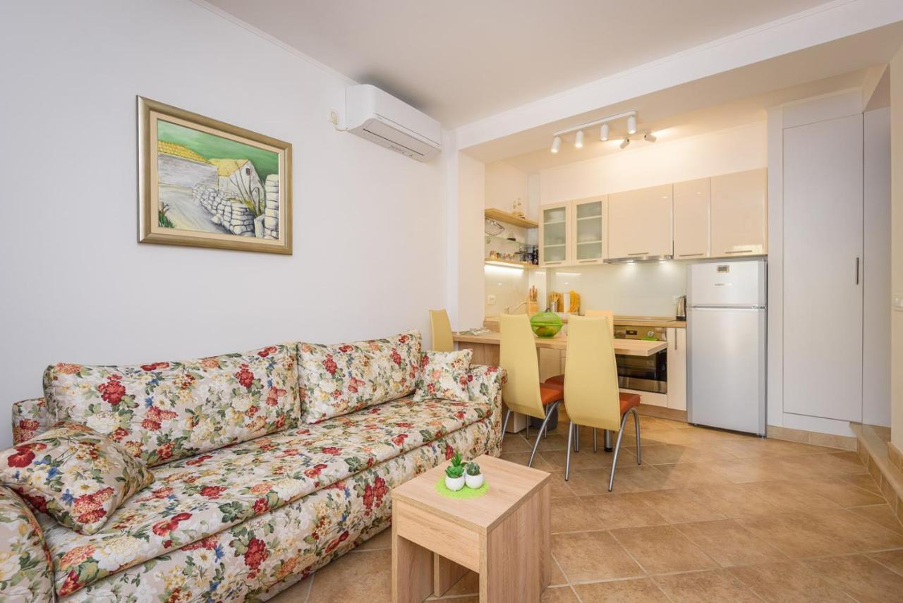 Apartment Jadranka With Sea View In Rogotin Exterior photo